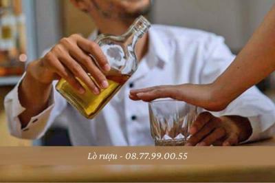 Cách phân biệt rượu thật - giả để tránh ngộ độc rượu